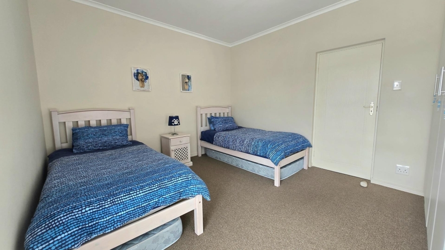 3 Bedroom Property for Sale in Franskraal Western Cape